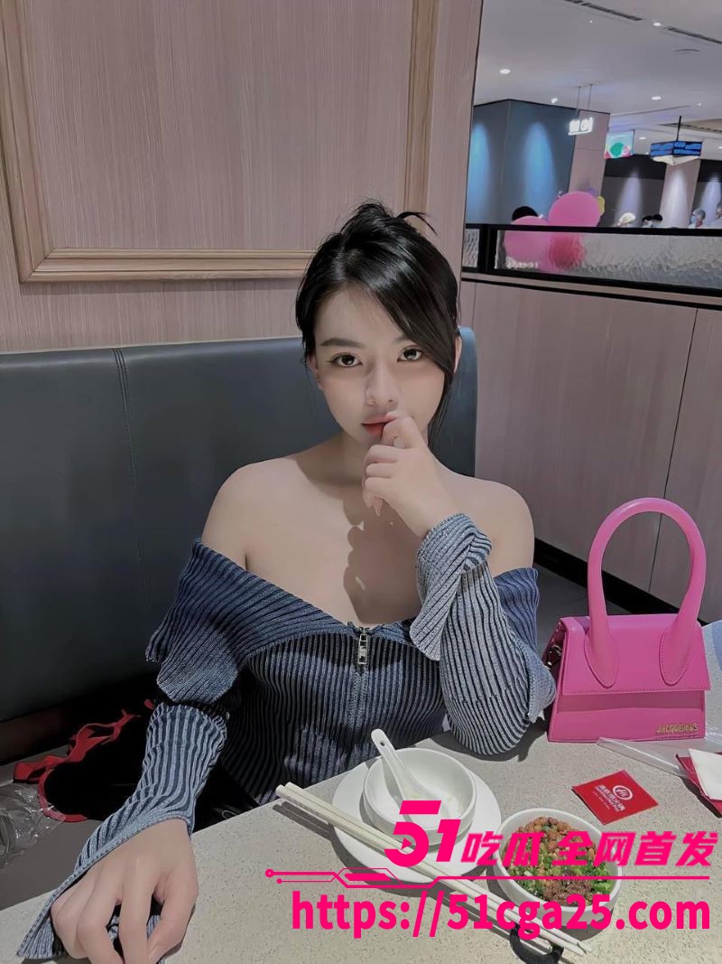 私拍摄影师套路各类美女合集 极品嫩妹大秀美乳 超薄瑜伽裤肥臀小穴一览无余 疯狂试探引爆欲望！ - 51吃瓜网-51吃瓜网