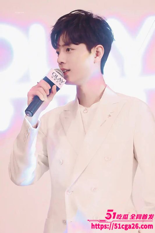 顶流男明星 肖战 竟被京城国企第一贪李爱庆包养 早年权色交易 靠卖屁股博资源 口交爆菊视频独家曝光！-51吃瓜网