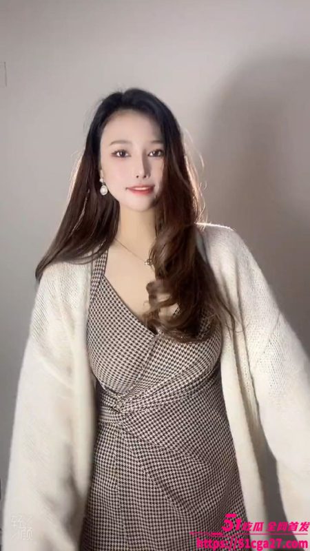 抖音快手御姐 猫玖 定制私拍 丰乳肥臀大尺度骚舞 情趣肚兜抖臀揉奶 激情裸舞上演极致诱惑！-51吃瓜网
