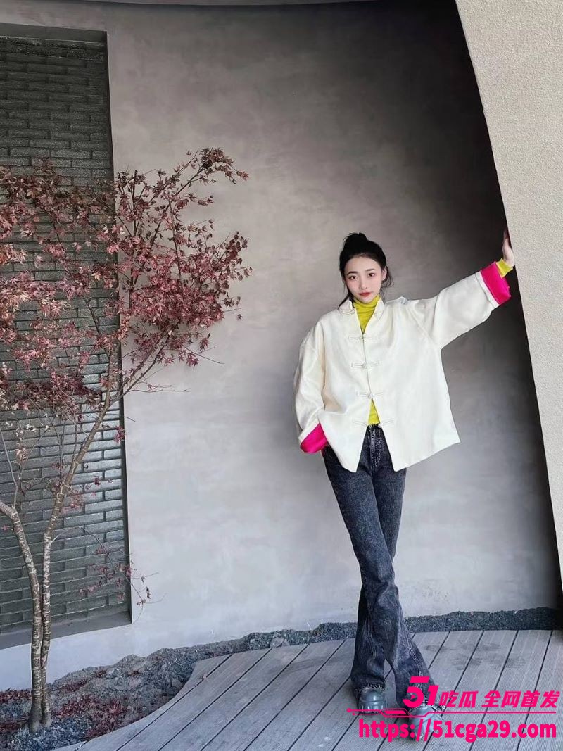 辽宁大学舞蹈生 李玉兰 宿舍自慰视频曝光 一字马展示柔韧 M腿大开道具玩弄 淫水狂喷！ - 51吃瓜网-51吃瓜网