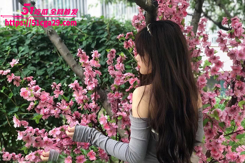 重庆纯欲女大学生 性爱调教视频流出 穿戴狗链项圈吞吐肉棒 上位骑乘疯狂榨取金主精液！-51吃瓜网