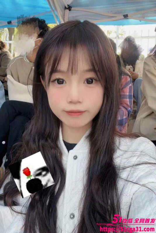 新疆乖巧可爱学生妹 与精神小伙无套性爱 骚逼又紧水又多 口活更是一绝！-51吃瓜网