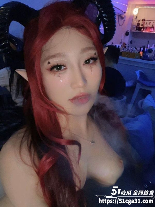 上海浦东母狗 张慧莲 性爱视频曝光 巨乳肥臀身材火辣 骑乘式猛烈扭腰 狂野惊人！-51吃瓜网