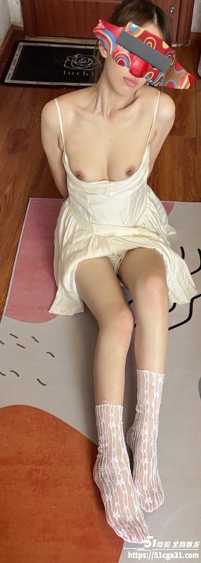 浙江绿帽夫妻性爱视频流出 骚妻初次口交陌生男子 被舔逼猛烈抽插 刺激的淫水狂喷！-51吃瓜网