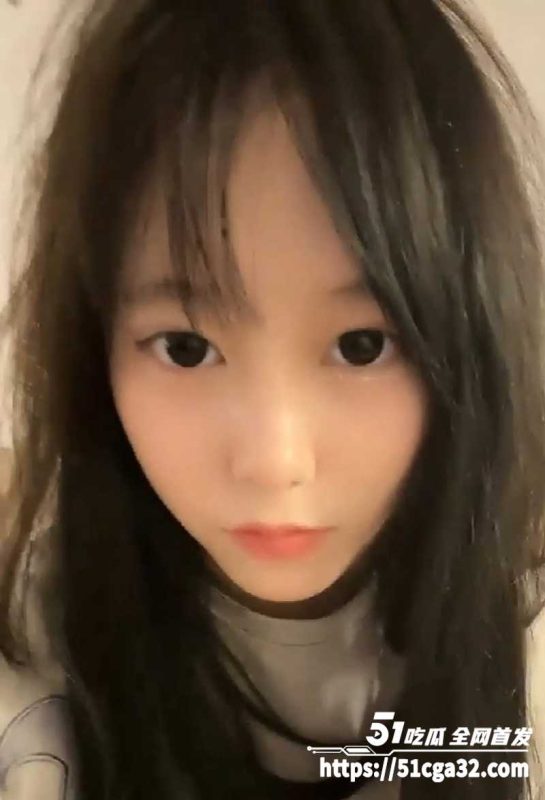 抖音极品萝莉 KOUK 裸聊视频流出 与榜一大哥单聊露奶发骚 小穴超级粉嫩诱人！-51吃瓜网