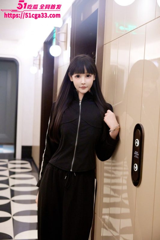 超高颜值新人模特 智恩BABY 极品身材火辣性感 白嫩巨乳汹涌澎湃 拍摄风格酷似朱可儿！-51吃瓜网
