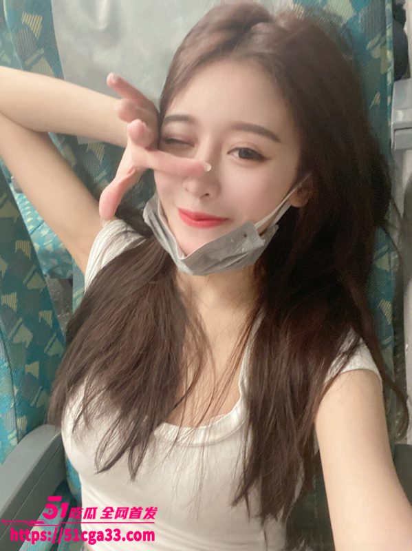 OnlyFans台湾高颜值网红 謝侑芯 大尺度私密照曝光 花样内衣挨个展示 完美身材释放挨操信号！-51吃瓜网