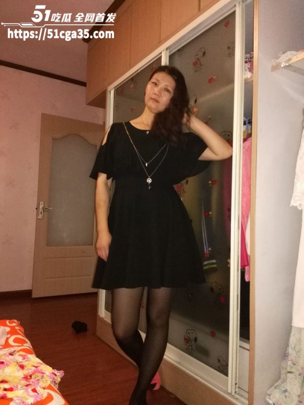 山东济宁人妻少妇 出轨视频流出 毒龙深喉玩的不亦乐乎 多种姿势性爱层出不穷 真是让人大开眼界！-51吃瓜网