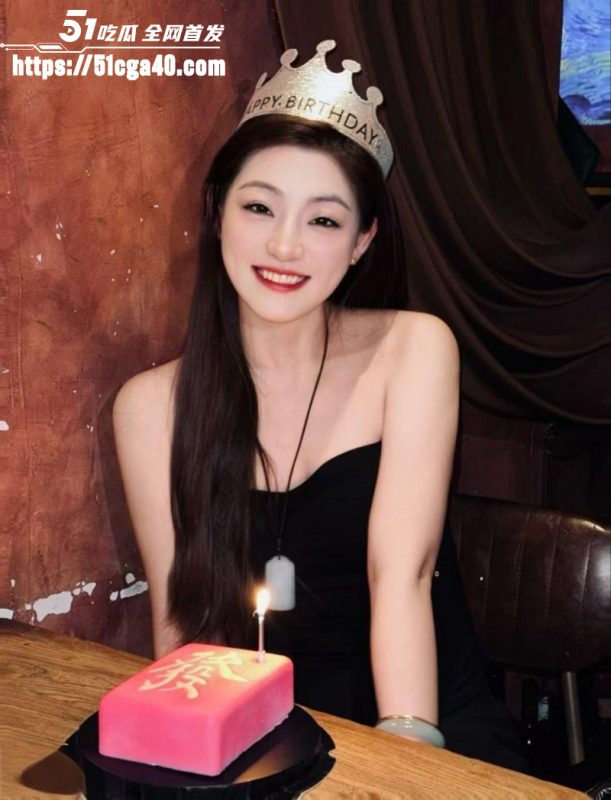 上海气质名媛 朱晓梦 分手后被男友报复曝光私拍 女神如同母狗般被暴操到直流白浆！-51吃瓜网