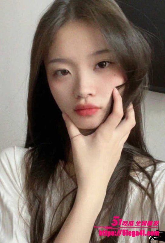 中山大学极品校花 谢小小 与富二代男友不雅视频流出 绝美少女淫骚舔屌 花式无套做爱 画面超淫刺激！-51吃瓜网