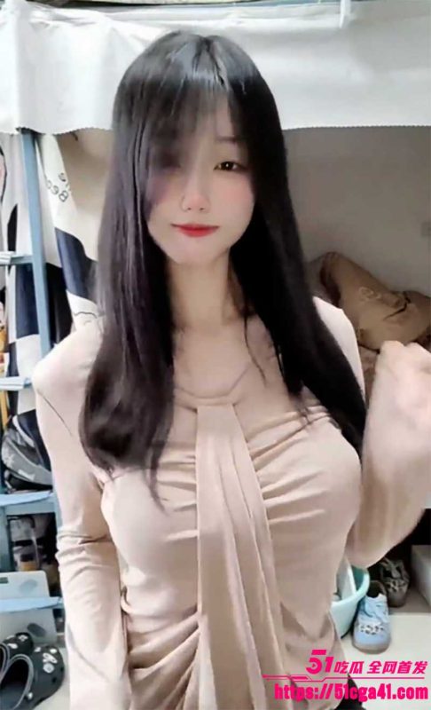 抖音网红 小宅源 高价定制视频流出 童颜巨乳清纯甜妹下面却漆黑无比 三指自慰抠穴反差非常！-51吃瓜网