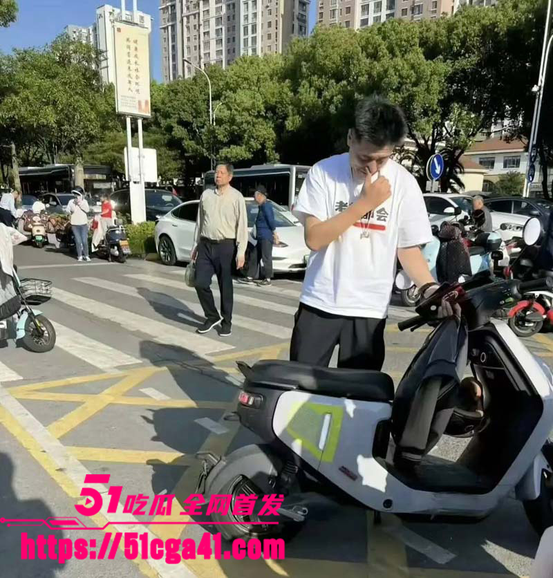 著名考研导师 张雪峰 出轨苏州小女友 送百万分手费赠190万豪车 女方自曝被包养真相 性爱视频全网流出！ - 51吃瓜网-51吃瓜网