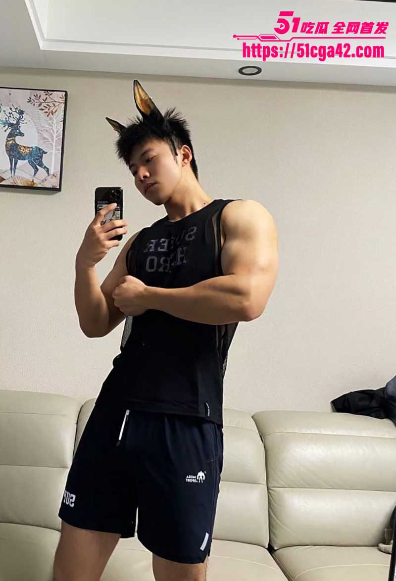 南京肌肉猛男健身教练 竟被女金主3000块掰弯 网调自拍假屌爆菊 戴乳夹骑乘插肛 直男秒变GAY佬！ - 51吃瓜网-51吃瓜网
