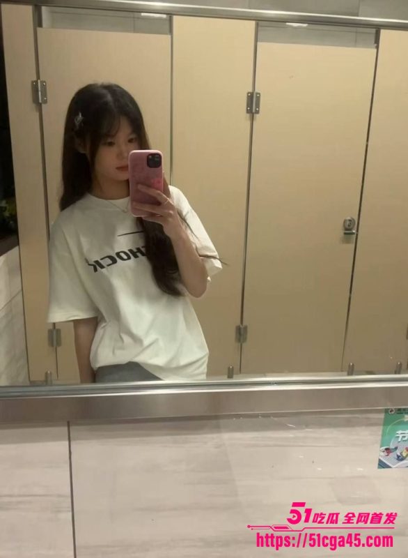 北京通州区师范高中 蔡依颖 19岁高三学生妹 做爱视频被同学流出 反差小母狗爱吃肉棒 翘臀后入呻吟无比销魂！-51吃瓜网