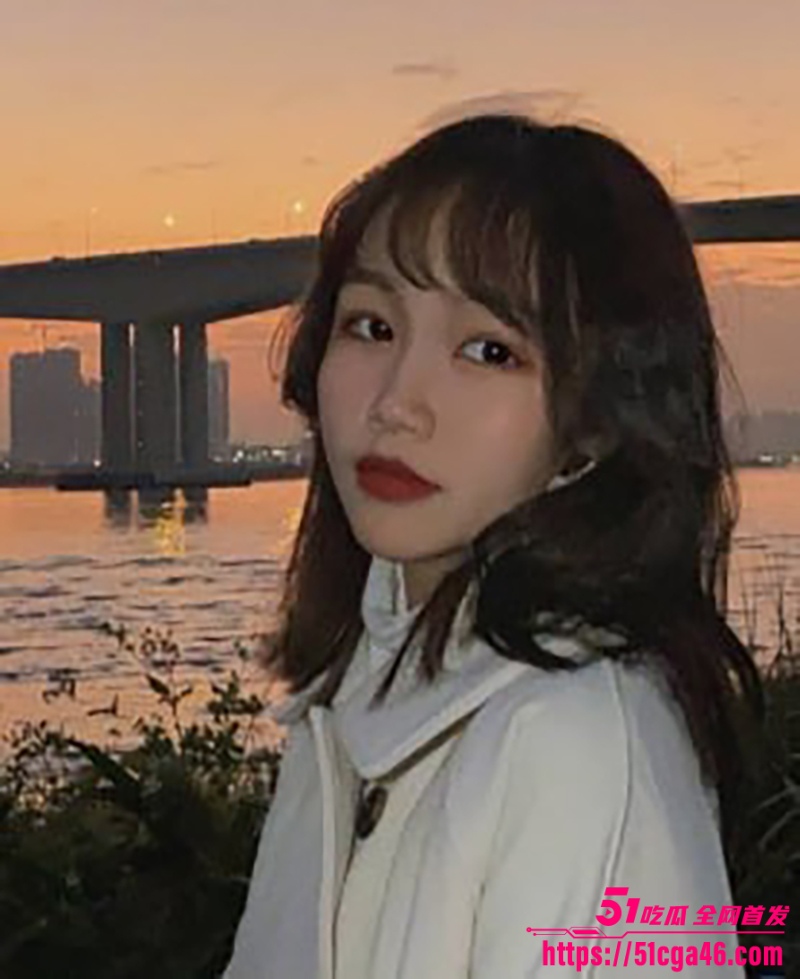 江西清纯少女 宋筱月 被金主2w包养 被调教成玩物沉溺肉欲无法自拔 主动口交满足金主各种变态要求！ - 51吃瓜网-51吃瓜网
