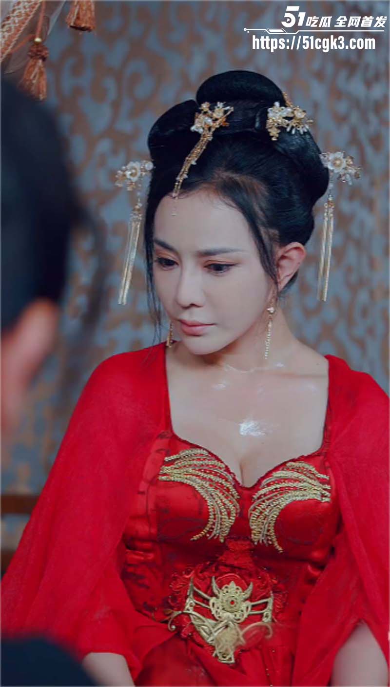 每日短剧《风流御厨》现代年轻主厨意外穿越古代 凭借精湛厨艺逆袭成为商业大亨！ - 51吃瓜网-51吃瓜网