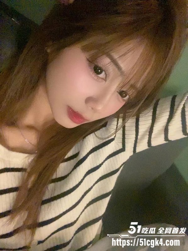 极品身材大学生 与男友自拍视频流出 粉嫩蜜穴被无套内射 表情诱惑眼神迷离 反差婊本性完美暴露！-51吃瓜网