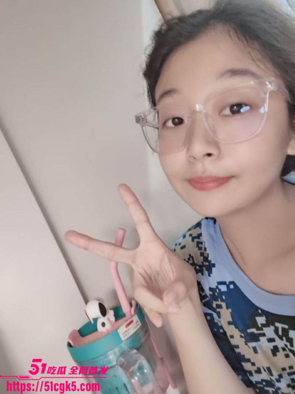 浙江宁波学生妹 田润馨 约炮视频流出 肥美臀部被炮友后入猛干 打桩内射白浆狂流！-51吃瓜网