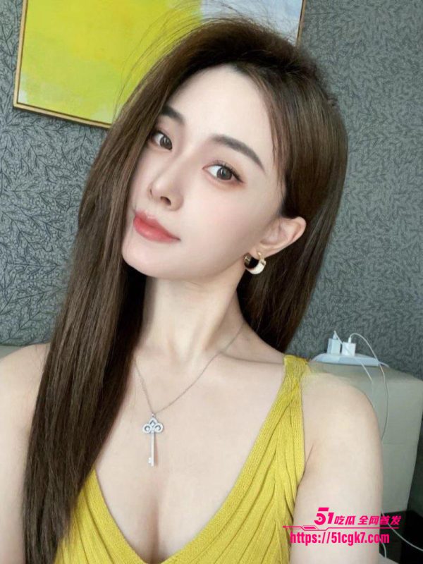 南通崇川区尊龙KTV 超高颜值御姐陪酒女 3000包夜口交服务 瓜友们快来看值不值！-51吃瓜网