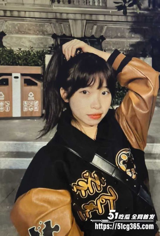 江苏理工校花网红 小蛋挞 被富二代包养 穿各种开档黑丝配合挨操 特写镜头骚到炸！-51吃瓜网
