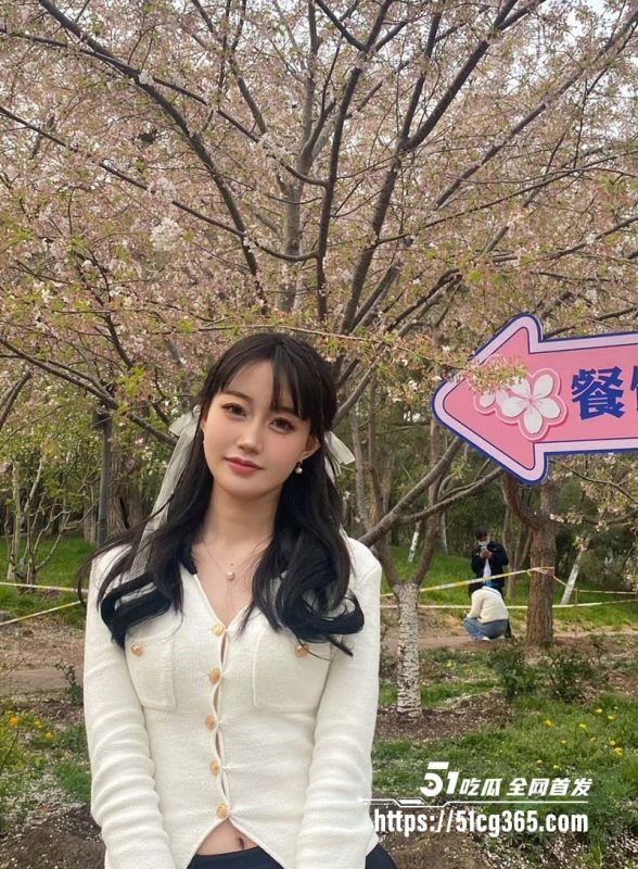 高颜值反差曝光 情侣自拍泄密 极品嫩妹酒店开房自拍视频被流出 暴力颜射小脸蛋全是精液-51吃瓜网