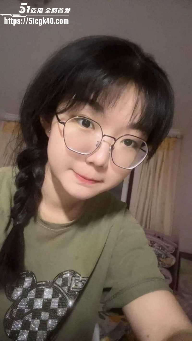 陕西榆林大一眼镜妹 林子苒 遭炮友PUA洗脑 沦为其泄欲网调母狗 不雅视频曝光！ - 51吃瓜网-51吃瓜网