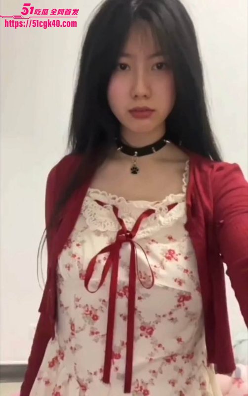 极品巨乳大学生私拍视频炸裂流出 金主爸爸牵链校园遛母狗 豪乳傲然勾魂夺魄 白虎骚穴一线天无比诱惑！-51吃瓜网