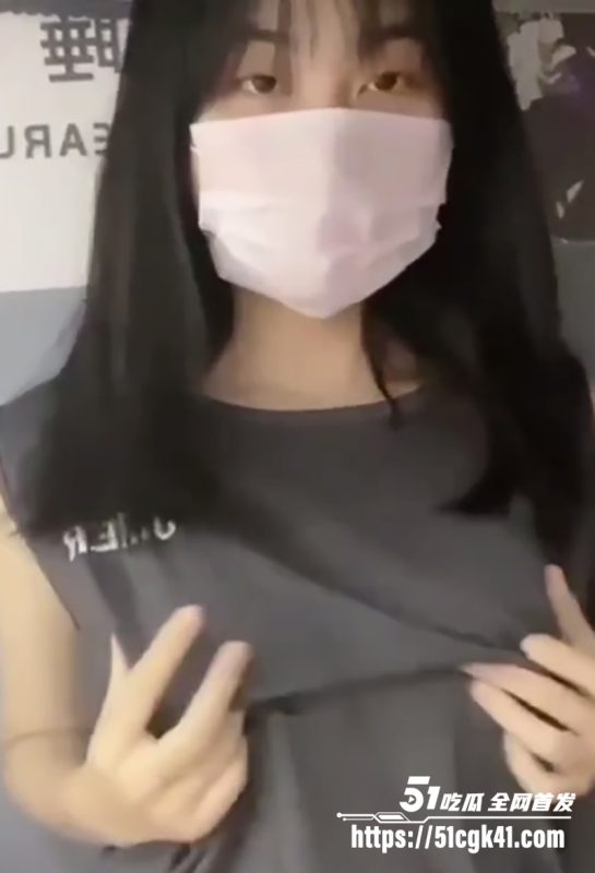 天津清纯学生妹 王思雨 不雅视频流出 为捞金竟拍露出淫片 身材超棒各种揉奶掰穴 指奸自慰堪比网黄！-51吃瓜网