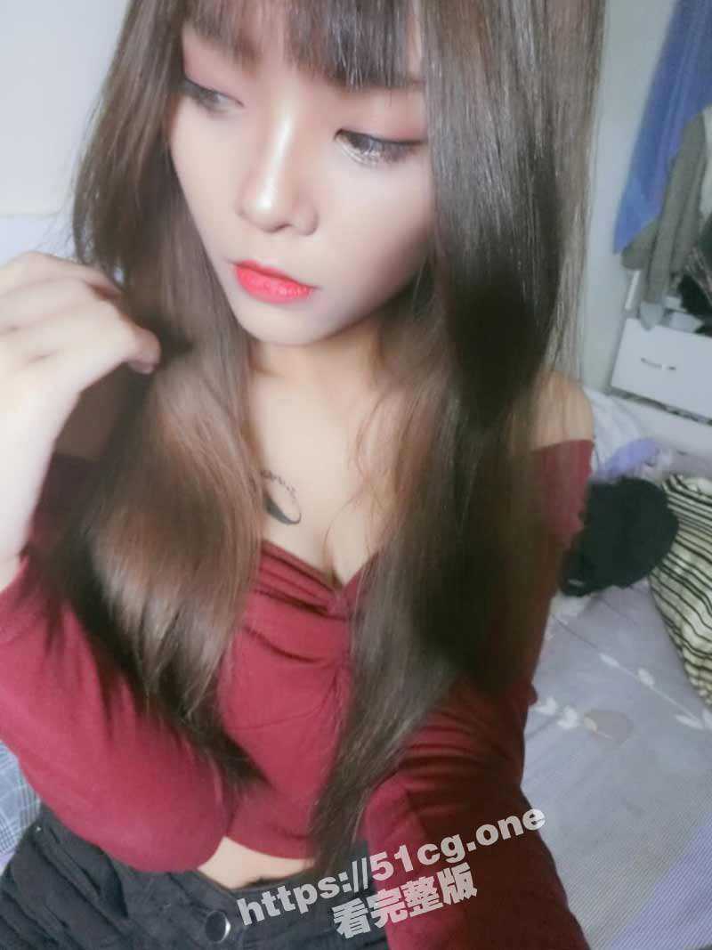 【反差婊子】苗条精神小妹 公交车露出 WC全裸展示 家中自慰 - 51吃瓜网-51吃瓜网
