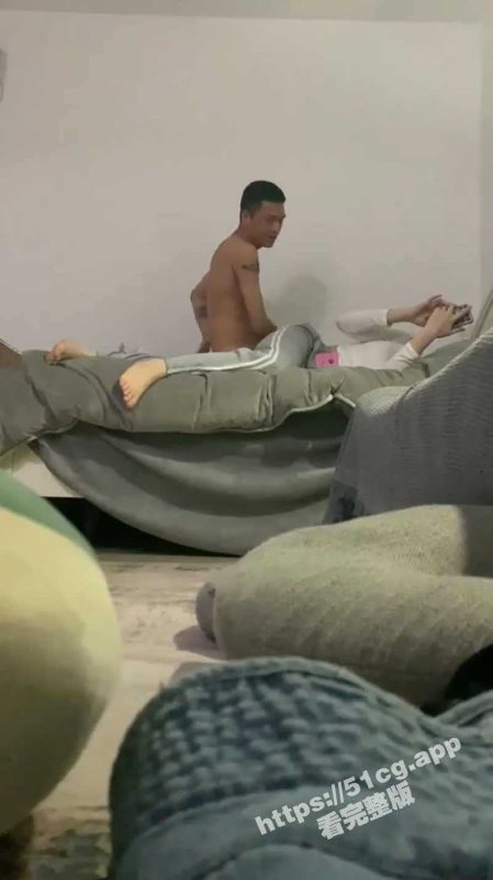 约炮大神！帅小伙露脸征服3位娇滴滴漂亮小姐姐 “咸的我不要咸的” 对白刺激-51吃瓜网