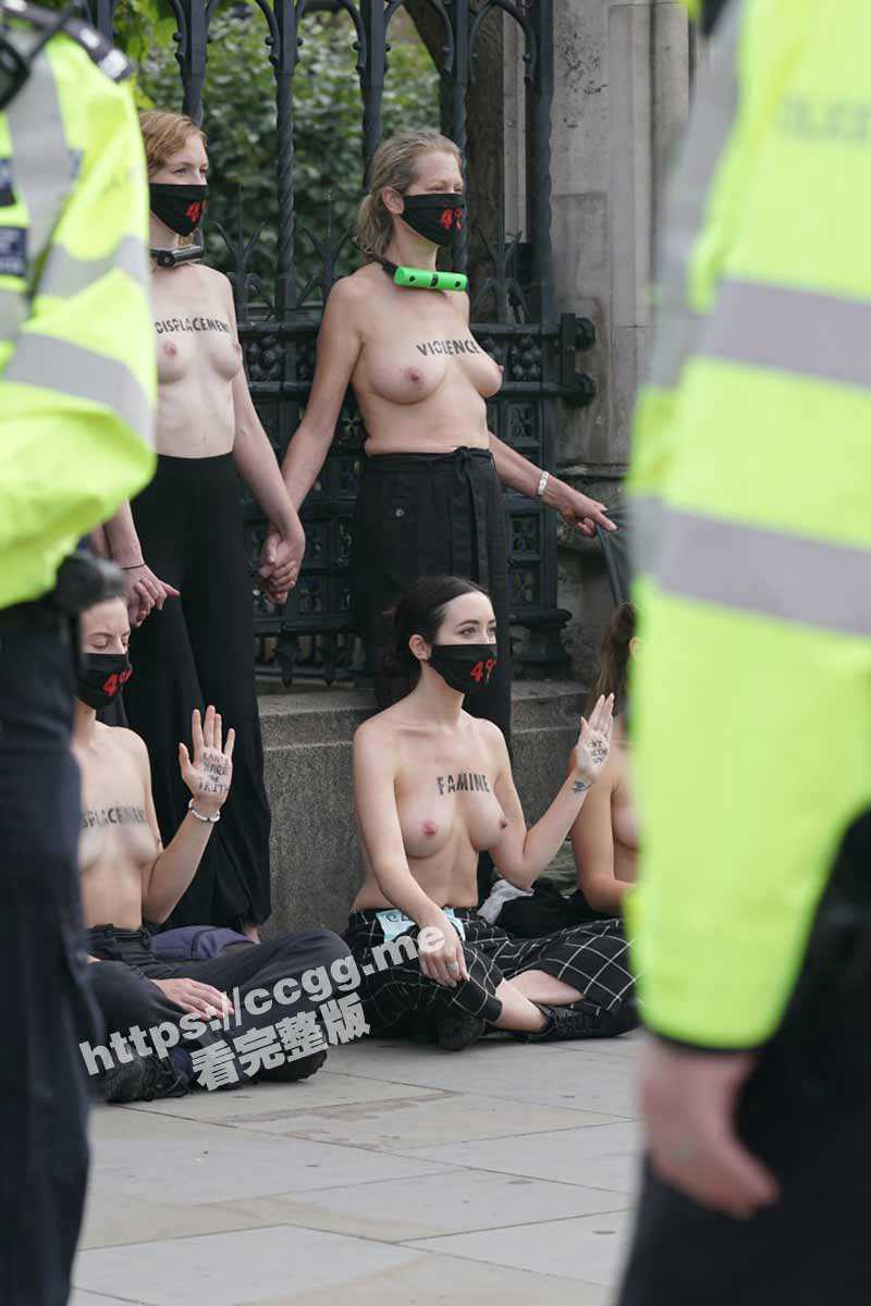 英国30名女性赤裸抗议 奶子不错！ - 51吃瓜网-51吃瓜网