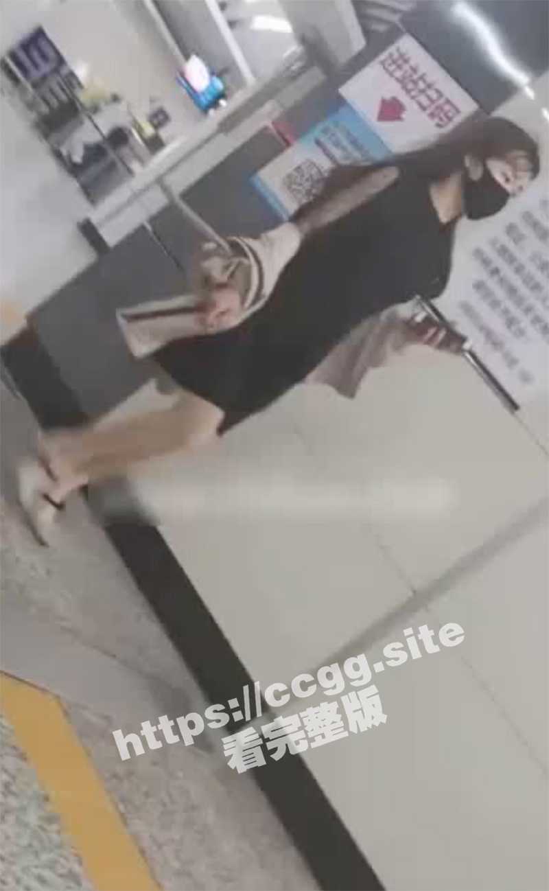 辽宁色魔街射！辽宁街射网红色魔 地铁电梯尾随抄底 掏出鸡巴对着JK短裙妹点射！ - 51吃瓜网-51吃瓜网