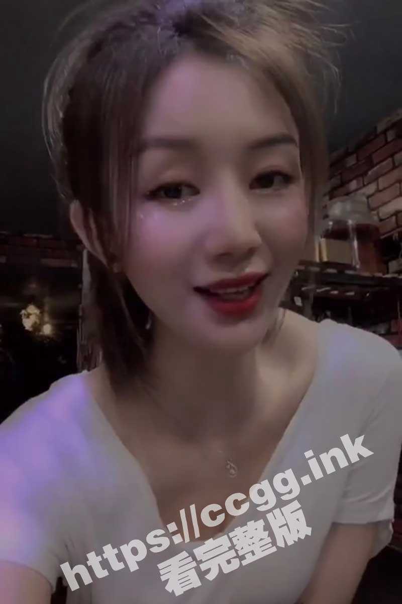 抖音网红 烧烤店老板娘 和她的网红性爱椅 骑乘啪啪 性爱小马达全开 网红性爱椅三部曲曝光！ - 51吃瓜网-51吃瓜网