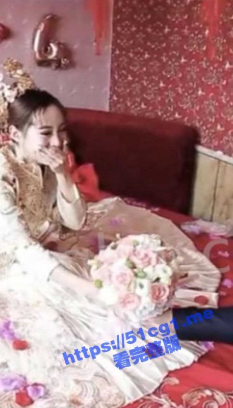 东北佳木斯刚结婚小少妇【杨磊】裸贷不还  白虎私密自拍、个人隐私资料都被曝光  完整版-51吃瓜网
