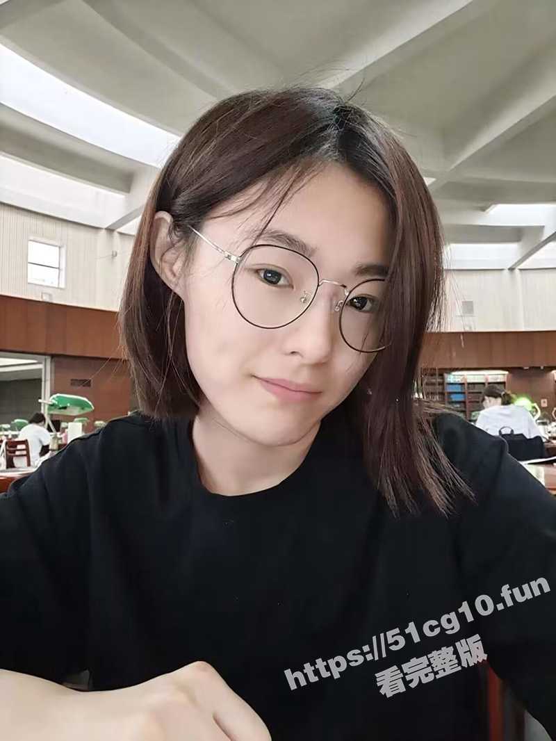 广西百色 右江民族医学院 翁玲玲 跟前任不雅视图流出 - 51吃瓜网-51吃瓜网