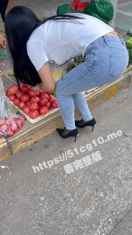会喷水的亲姐姐 姐姐穿开档丝袜出门陪她买菜 想入非非 裤里丝真的太绝了 回家长枪直入蜜桃嫩鲍 榨射精汁-51吃瓜网