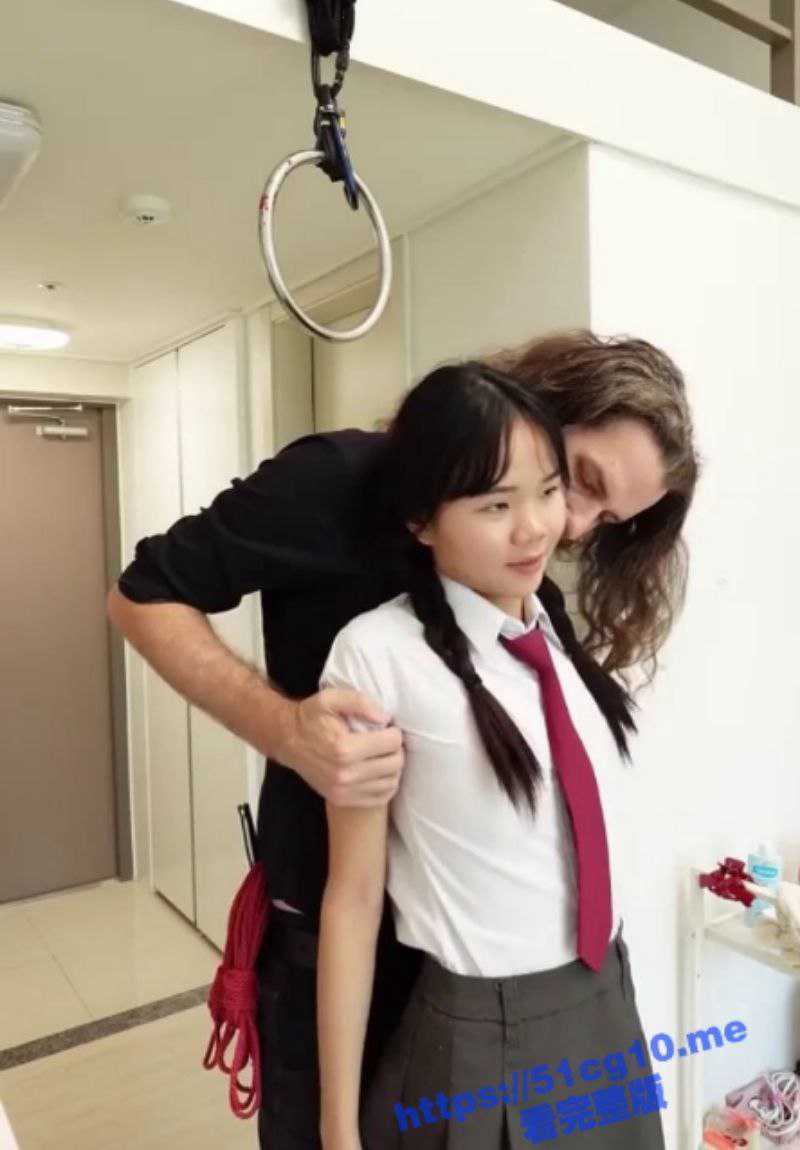 硬核大屌老外与女留学生『悠悠』的淫乱生活 吊起捆绑调教 沉浸式玩弄青春酮体 - 51吃瓜网-51吃瓜网