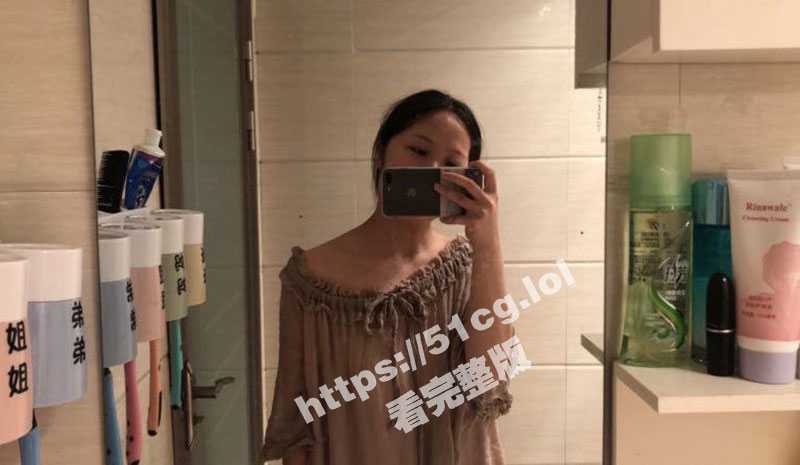 武汉 晴川假日巨乳金牌营销 郭萍 每天加班跟主管在酒店操逼 长期卖逼订房拿提成 终被男友发现曝光-51吃瓜网