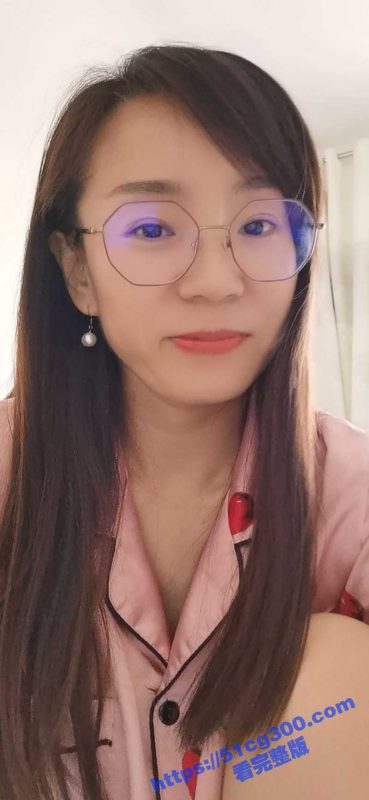 山西财经大学 李芋婷 反差婊眼镜妹网调视频流出 接受网友宝宝们的网调 是条好母狗！-51吃瓜网
