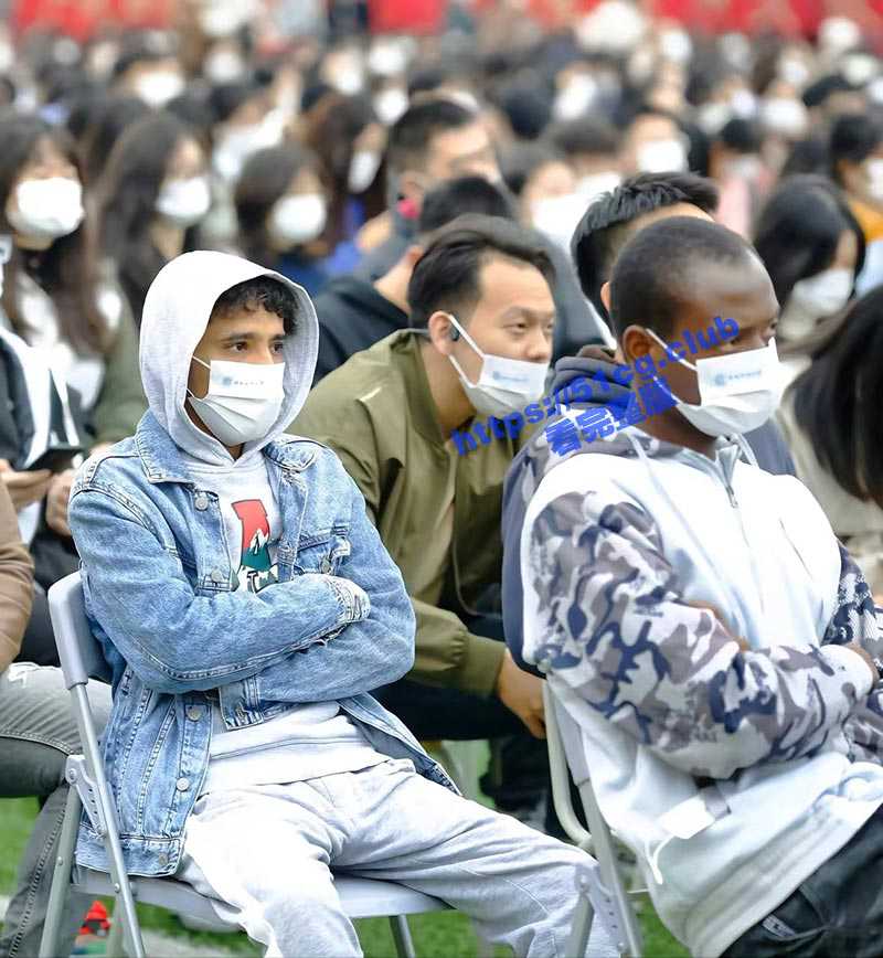 西南财经大学黑人开学典礼！成都黑帽门，晚上吃乌鸡！ - 51吃瓜网-51吃瓜网