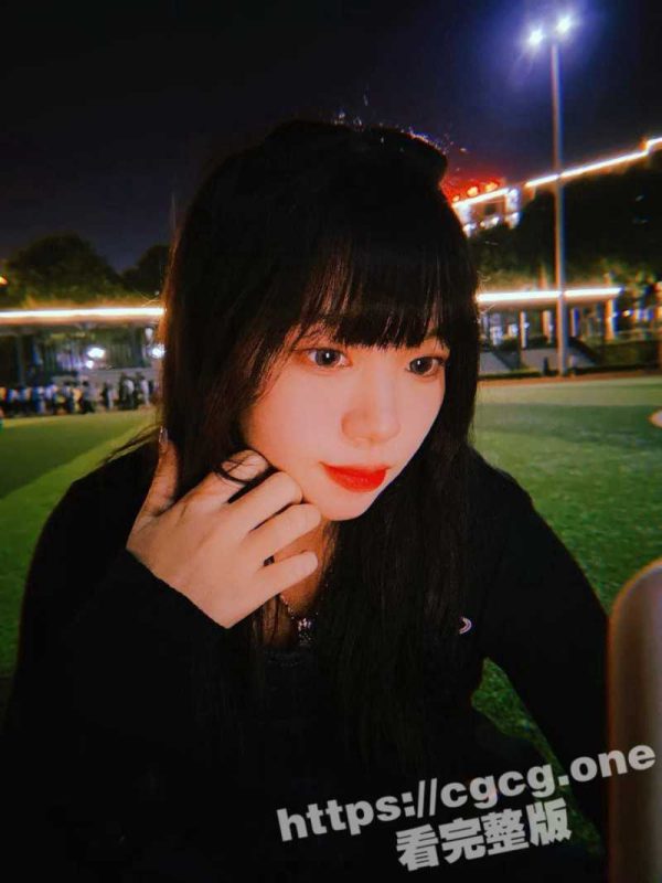 九江职业大学高颜值反差美女 谢安雪 性瘾大长腿嫩妹 被大肉棒男友怒怼大叫 高潮不断！-51吃瓜网