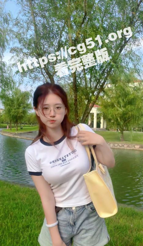 十个眼镜九个骚 兰州工商学院 极品反差婊 郭妍  带男友回自己宿舍做爱 给男友学母狗抱头 高清性爱视频流出-51吃瓜网