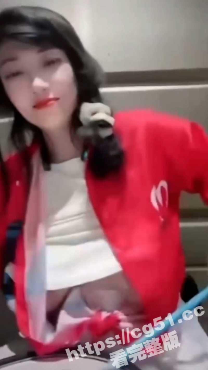 抖音 kj.hgiuyyb.nmk.g 直播间敲鼓表演才艺 大胸走光 目测一个奶都要5斤起步！ - 51吃瓜网-51吃瓜网