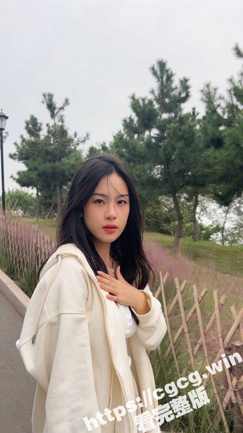 趁着清纯学妹异地男友不在 果断展开攻势带去开房啪啪啪 拍视频记录分享给瓜友们 这口技熟练度和长相挺反差啊 - 51吃瓜网-51吃瓜网