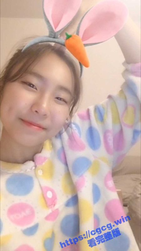 韩国眼镜妹裸贷视频流出  妹子这身材不错 再整个容就是一个韩国美女了！-51吃瓜网
