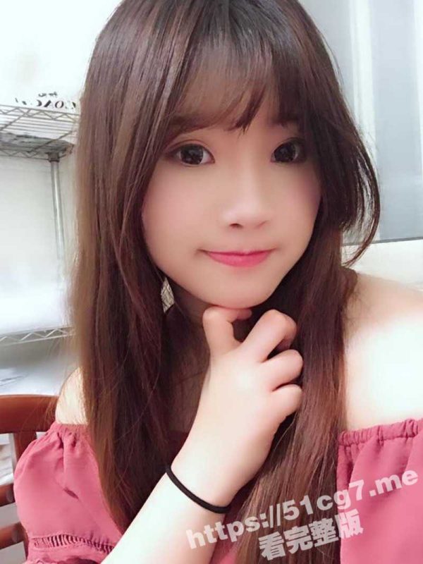 巨乳台妹成人礼上被恶意爆光大量不雅照片与视频！翘起的肥臀被大屌无套抽插！-51吃瓜网