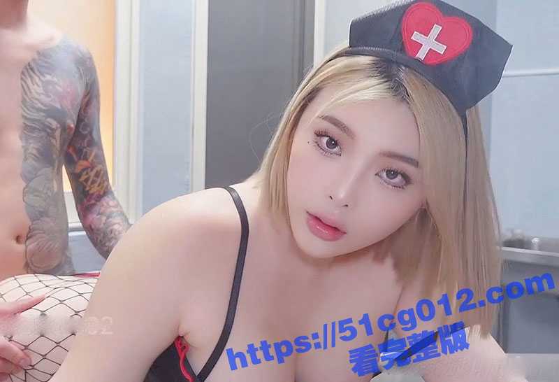 推特网黄 kitty 60w粉女神献出露脸性爱私拍！在阳台边抽雪茄边被抽插内射骚穴 超刺激！-51吃瓜网