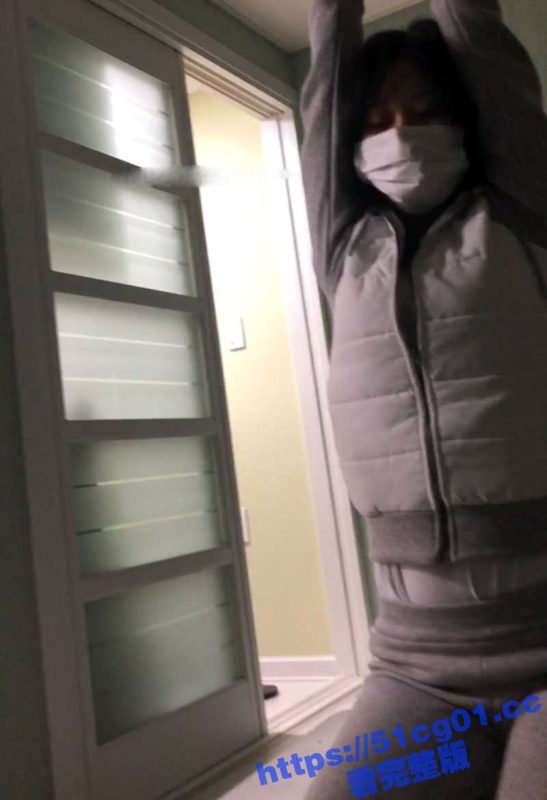 清纯且高冷的美女大学生被金主爸爸用金钱轻松拿下包养！调教开发成专属小母狗！-51吃瓜网