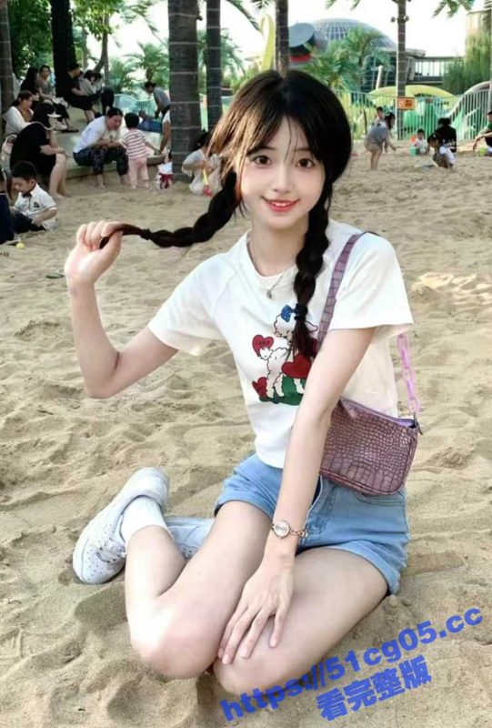 兄妹乱伦！准大一新生妹妹初长成 阳台打电话被我按在地板上爆肏 无套抽插白皙蜜臀粉嫩美鲍！-51吃瓜网