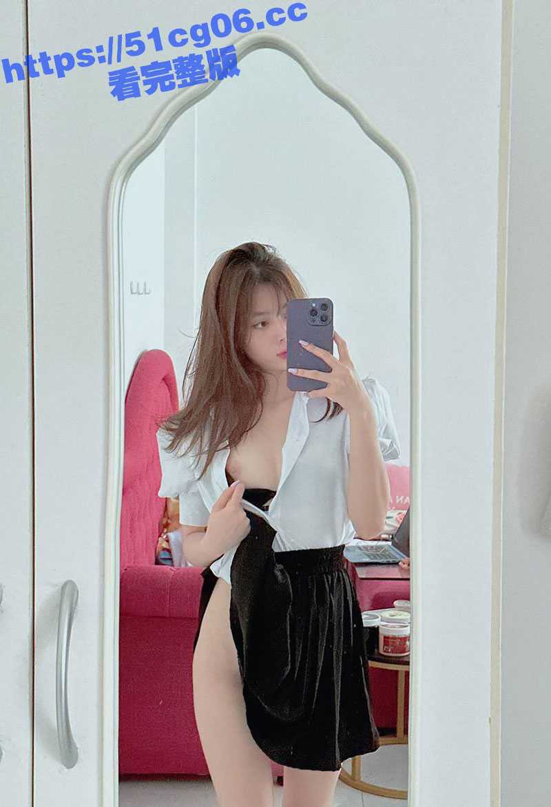 校花学生妹怎样安慰异地恋男友 当然是裸照加性感小视频啦!小穴超嫩 阴毛稀疏 妥妥的极品母狗! - 51吃瓜网-51吃瓜网